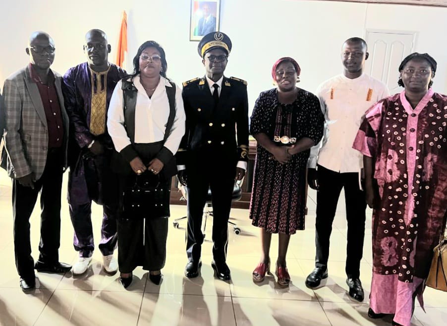 sinfra-le-prefet-kouame-bouaki-salue-pour-sa-bonne-gestion-locale.jpg