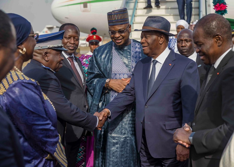 Alassane Ouattara de retour d’Abuja, hier : « Nous sommes déterminés à réinstaller le président Bazoum dans ses fonctions »