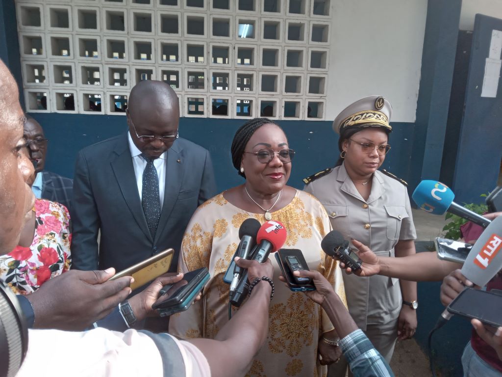 Anne Ouloto aux candidats concours administratifs 2023 : « Personne ne peut vous faire rentrer à la Fonction publique en payant »