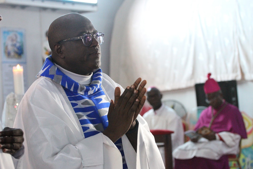 Côte d'Ivoire / 25 ans de sacerdoce : Le Père Basile Diané félicité pour son combat contre l’injustice