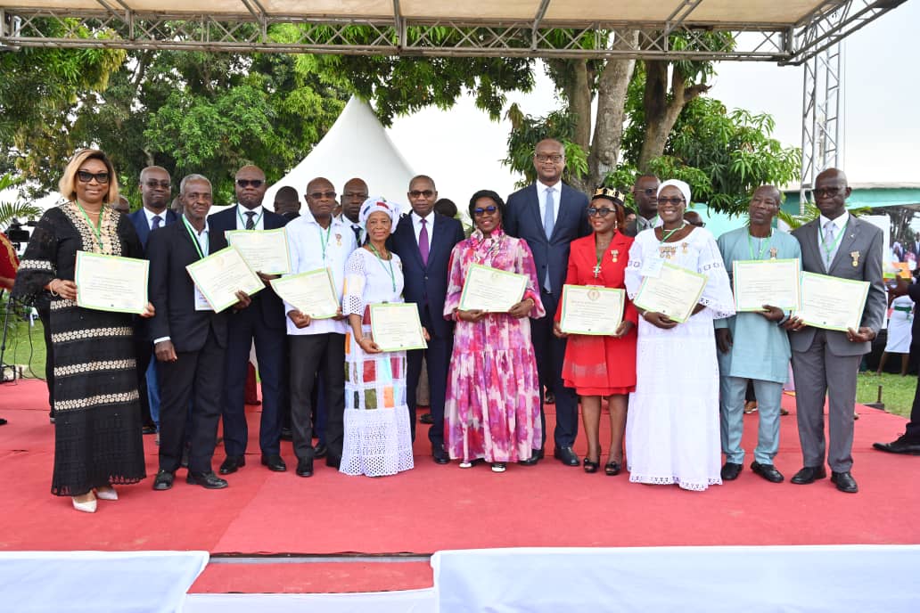 Côte d’Ivoire / 401 agents de la Sodeci décorés pour services rendus à la nation