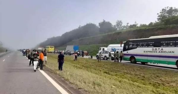 Côte d’Ivoire / Autoroute du nord : Attendant un car pour voyager, 4 personnes écrasées par un véhicule