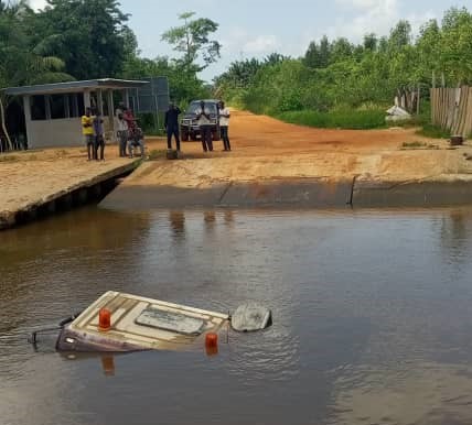 Côte d’Ivoire / Bac d’Eloka : Un camion chute dans l’eau