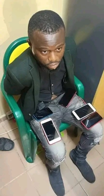 Côte d’Ivoire / Baccalauréat 2023 : Un individu interpellé en possession de plusieurs téléphones et de sujets corrigés