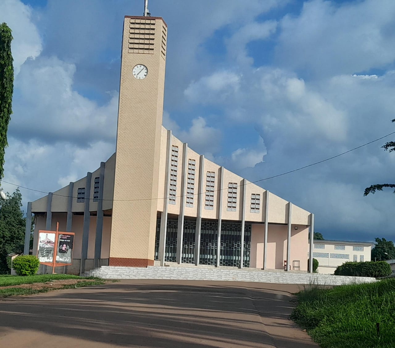 Côte d’Ivoire / Divo : Mgr Jean-Jacques Koffi Oi Koffi réunit son presbyterium autour de l’autonomie financière et du leadership pastoral