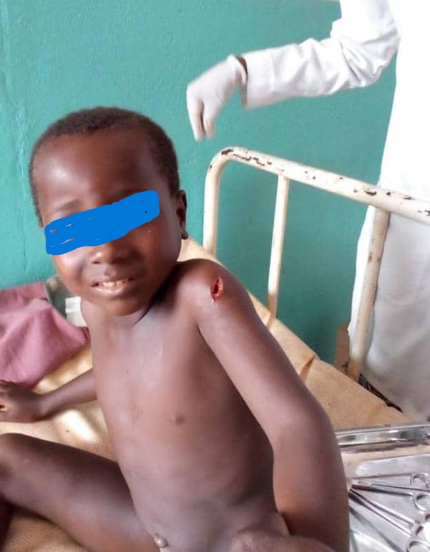 Côte d'Ivoire/ Divo : Un enfant de 5 ans reçoit de violents coups de machette dans le dos