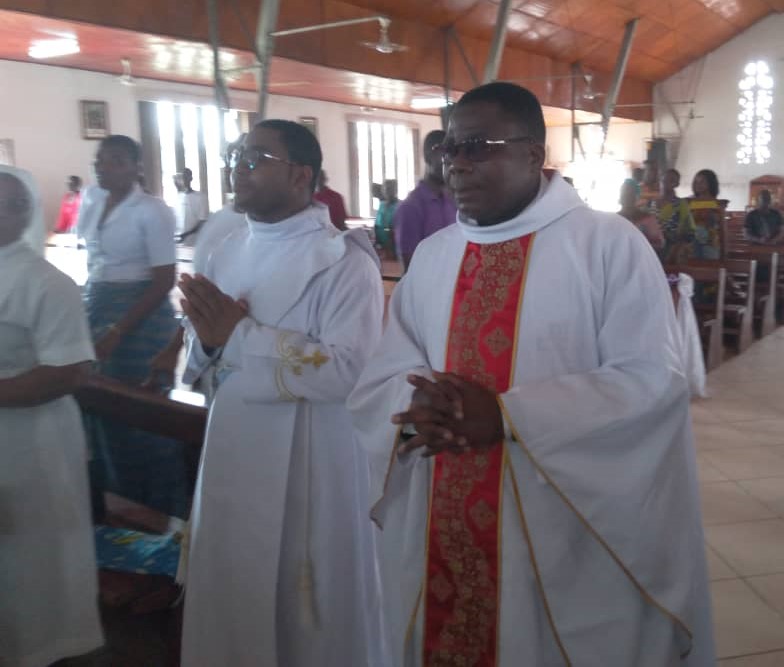 Côte d’Ivoire / Eglise catholique de Divo : Le père Remi Dago honoré pour ses 25 ans de sacerdoce