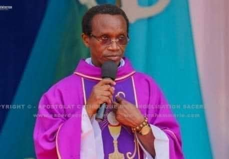 Côte d’Ivoire / L’Abbé Norbert Abekan réagit au don de véhicules promis aux chefs Atchan