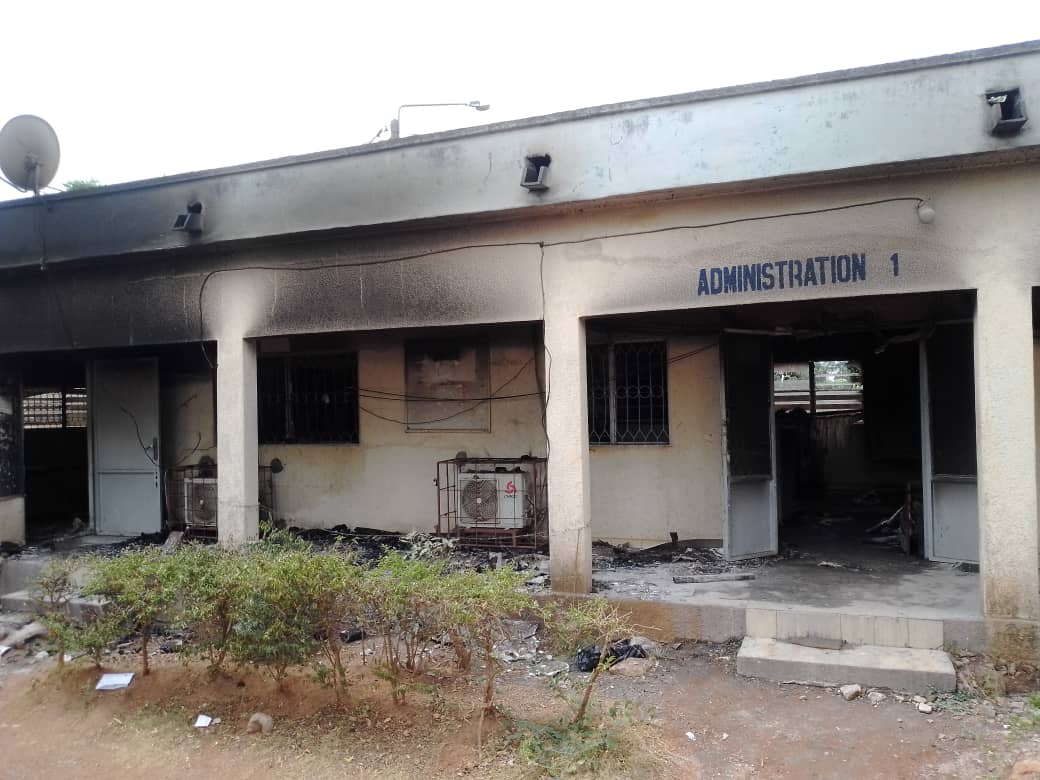 Côte d’Ivoire / Le Lycée moderne Belleville de Bouaké ravagé par le feu