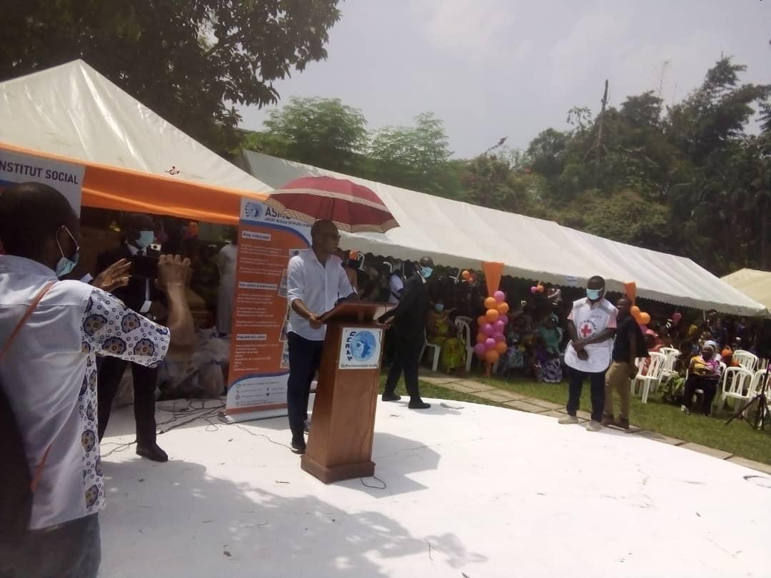 Côte d’Ivoire / Les encouragements de Didier Drogba aux jeunes coiffeurs, pâtissiers, couturiers, mécaniciens, ferronniers…