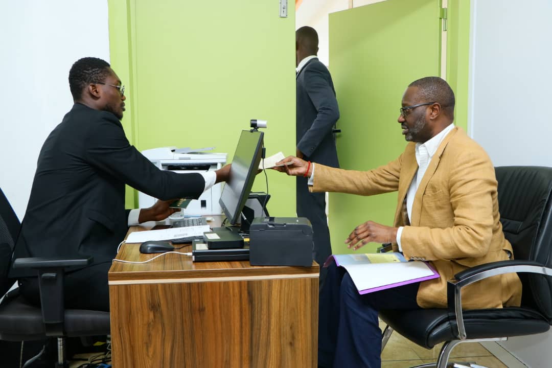 Côte d’Ivoire / Présidentielle 2022 : Tidjane Thiam se fait enrôler