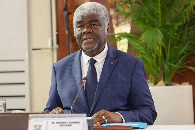 Côte d’Ivoire / Robert Beugré Mambé : « Diriger un pays, ce n'est pas bavarder et faire du cinéma »