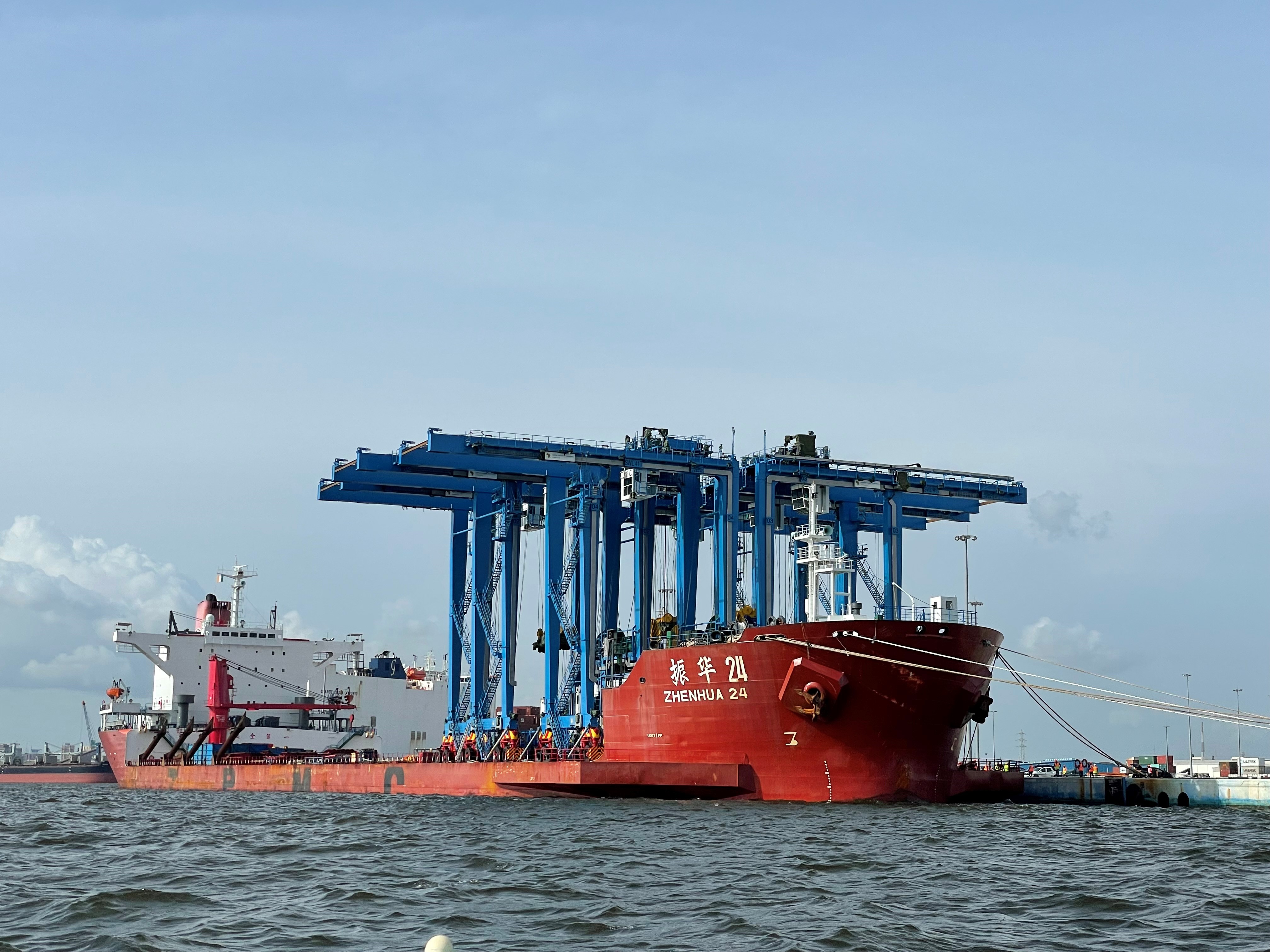 Côte d’Ivoire / Six portiques de parc réceptionnés au port d’Abidjan