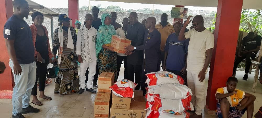 Déguerpissement à Abidjan : RHDP Attécoubé au secours des populations sinistrées de Boribana et Marine