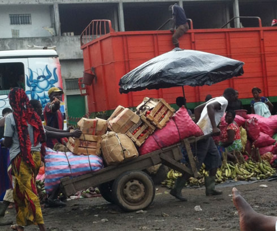 District autonome d’Abidjan : Bacongo déclare la guerre aux mendiants, pousse-pousse, commerces ambulants