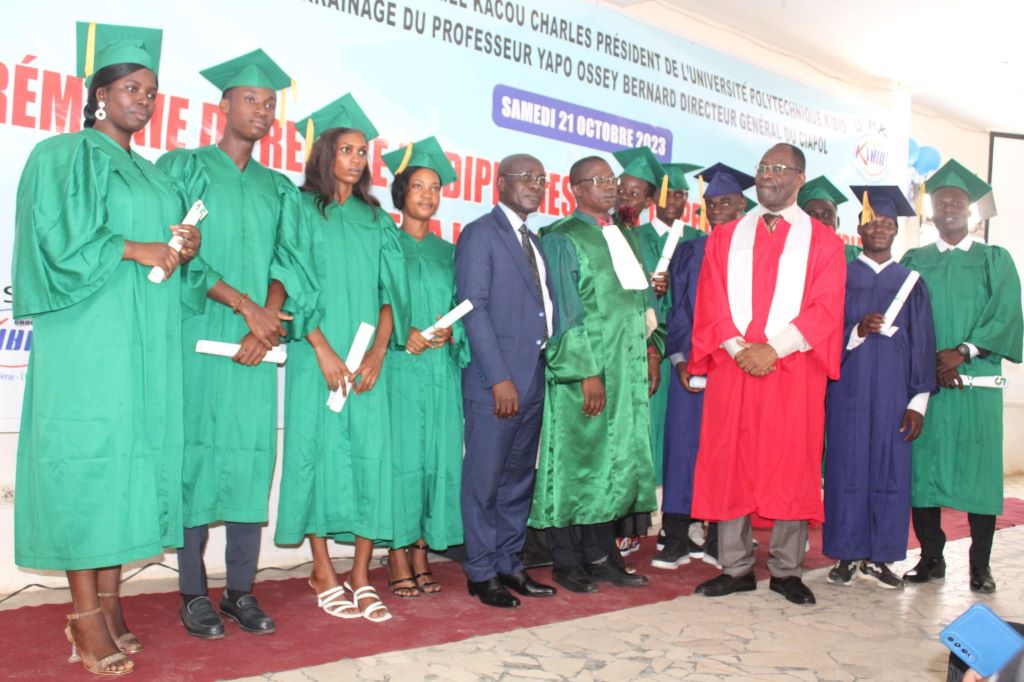 Enseignement supérieur/ 58 étudiants de la 1ère promotion de licence du groupe Kibio reçoivent leurs parchemins