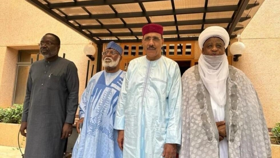 Niger: Visite de la Cedeao : Mohamed Bazoum dans le noir, sans électricité