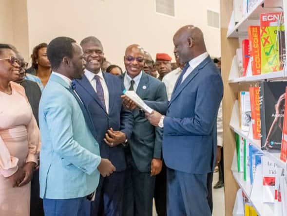 San-Pedro / Adama Diawara inaugure la bibliothèque universitaire et promet une forte dotation en ouvrages